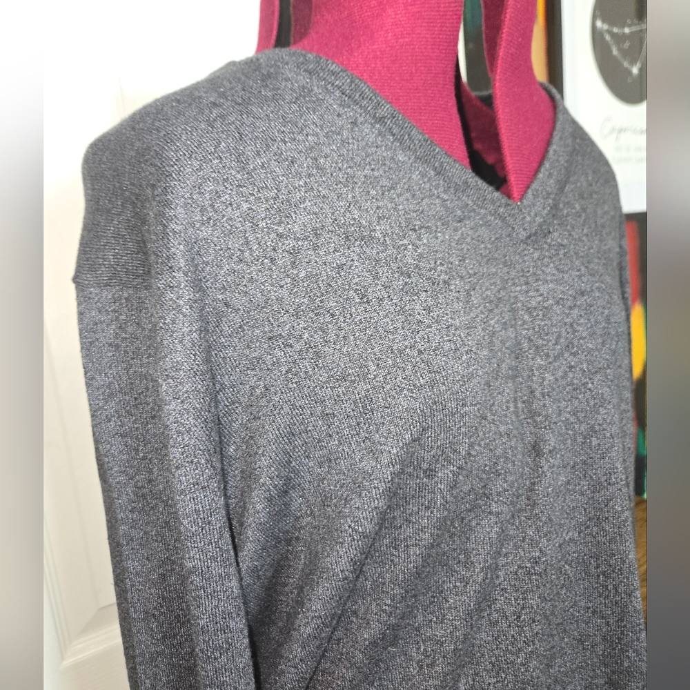 Banana Republic Luxury Blend Silk Cashmere Cotton V Neck Knit Sweater Small - Picture 2 of 8